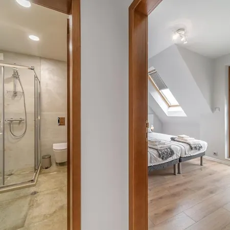 Magdalena - Two Bathrooms, Perfect Center