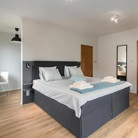 Magdalena - Two Bathrooms, Perfect Center Varna