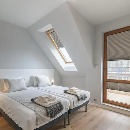 Magdalena - Two Bathrooms, Perfect Center *